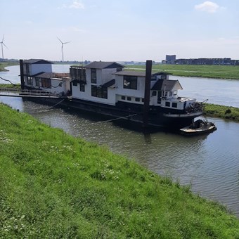 Arnhem, Westervoortsedijk, woonboot - foto 3