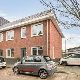 Vught, Van de Pollstraat, hoekwoning - foto 2