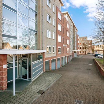 Heerenveen, K R Poststraat, galerijflat - foto 2