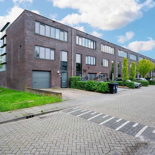 Almere, Sisleystraat, hoekwoning - foto 1