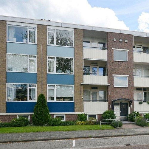 Hoogezand, Rembrandtlaan, portiekflat - foto 1