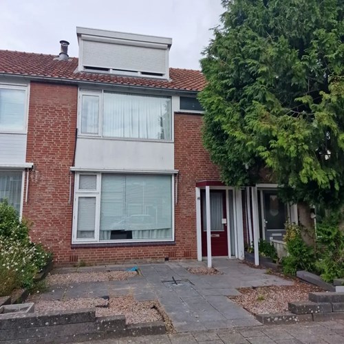 Breda, Gilbert van Zinnikstraat, tussenwoning - foto 1