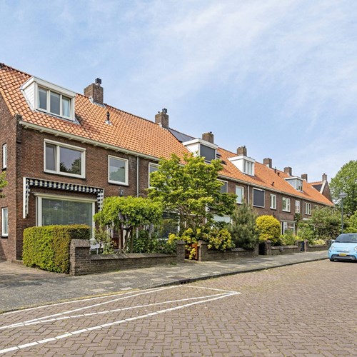 Leiden, Kanaalweg, hoekwoning - foto 1